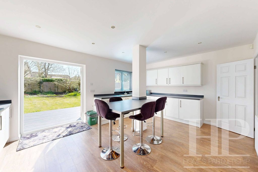 Property photo 2 of 25