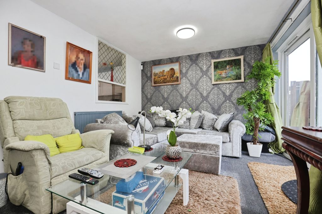 Property photo 3 of 15