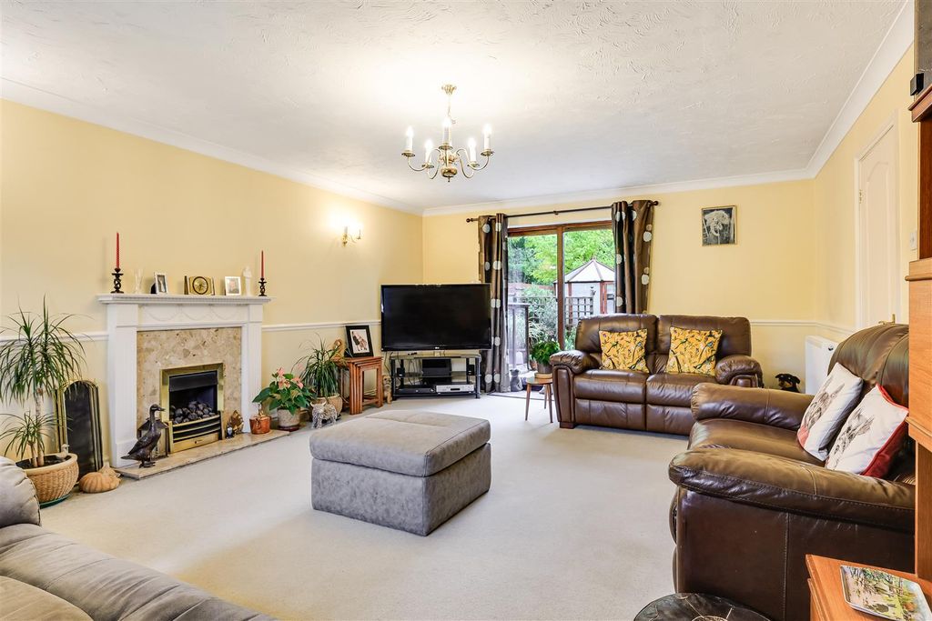 Property photo 3 of 25 Img (5).Jpg