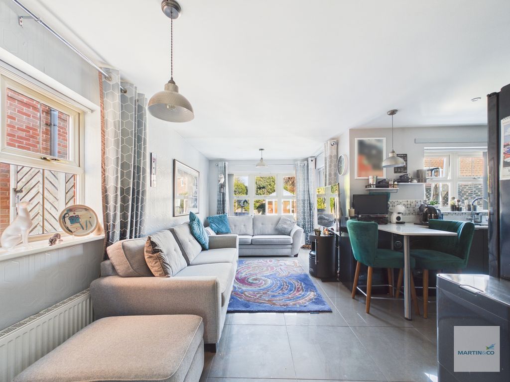 Property photo 2 of 25 Cam03394G0-Pr0463-Still008