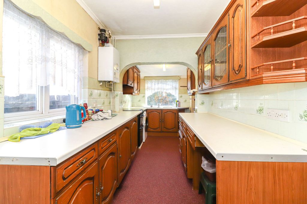 Property photo 2 of 20