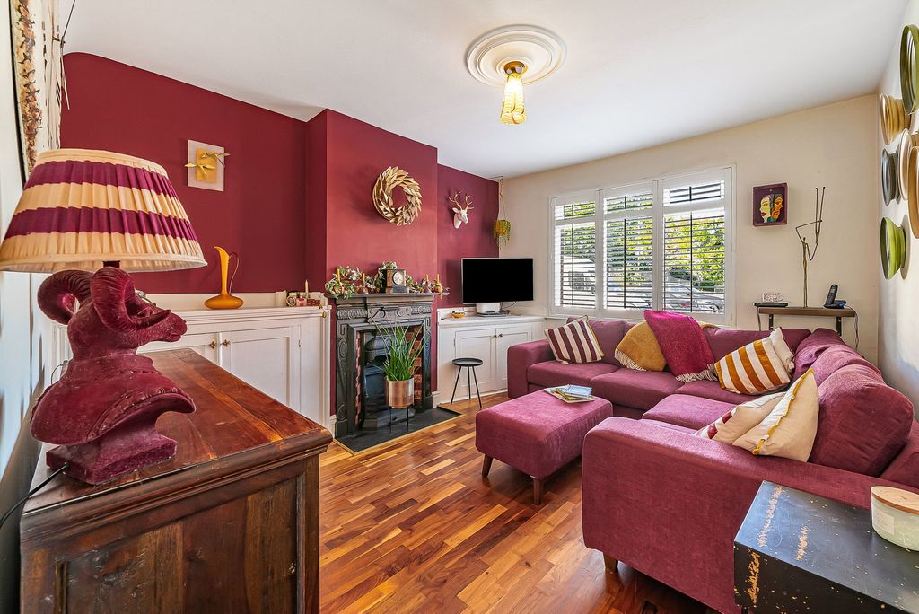 Property photo 1 of 18