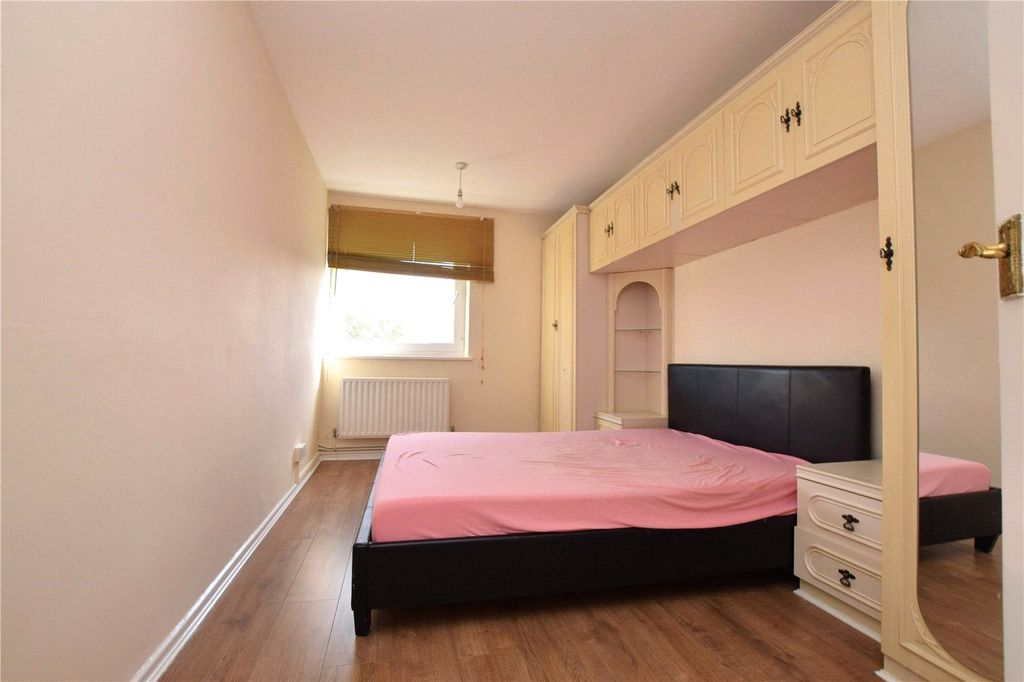 Property photo 3 of 7 Bedroom