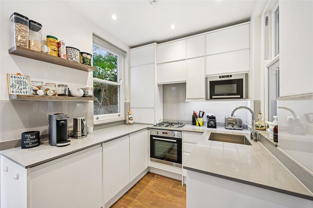 Property photo 3 of 12 Kitchen