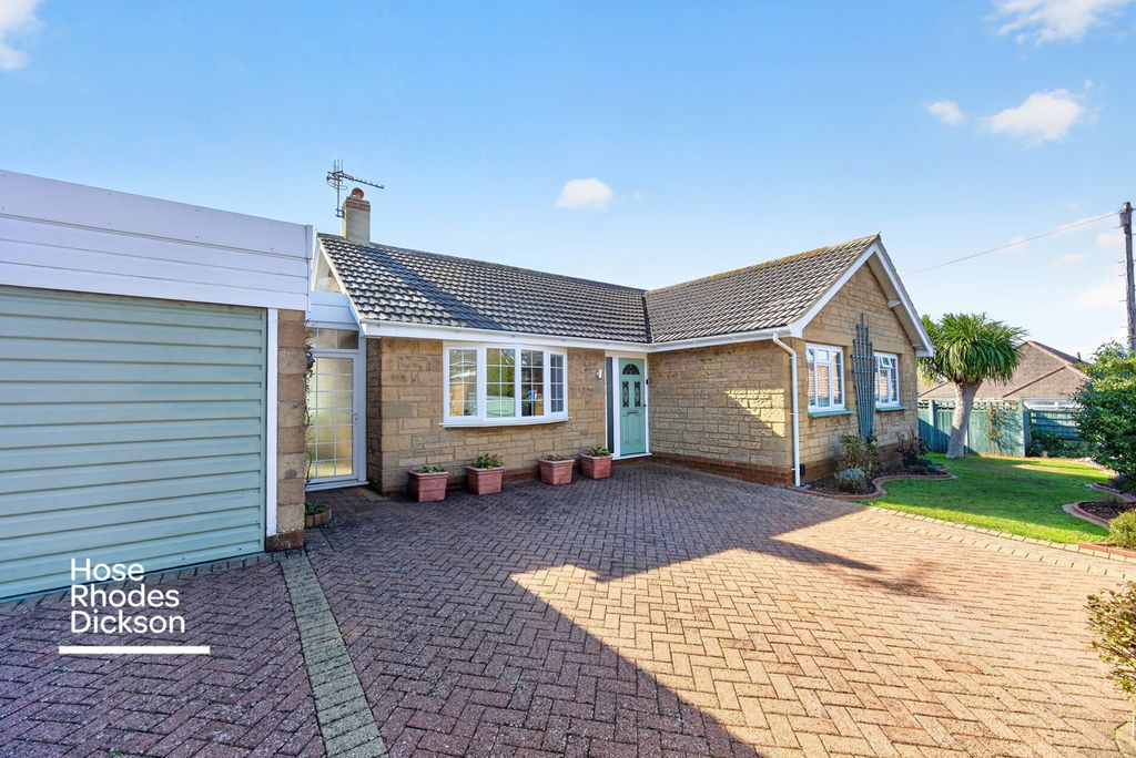 Property photo 1 of 18 Frontage