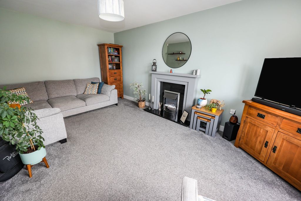 Property photo 3 of 21 4538563
