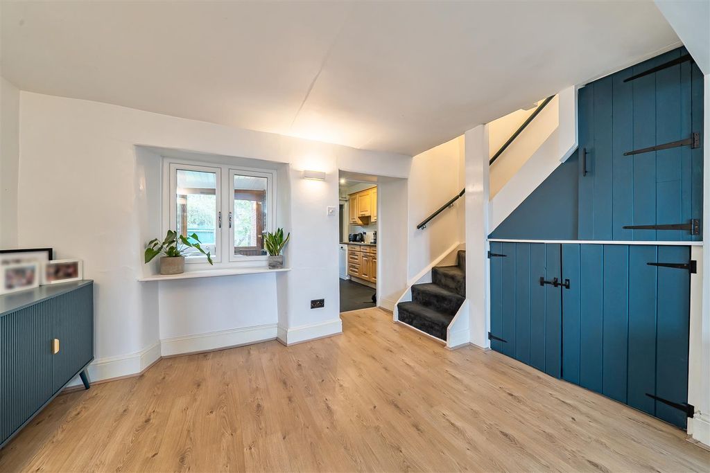 Property photo 3 of 22 1516657-2-6A9Ff7027B80A.Jpg