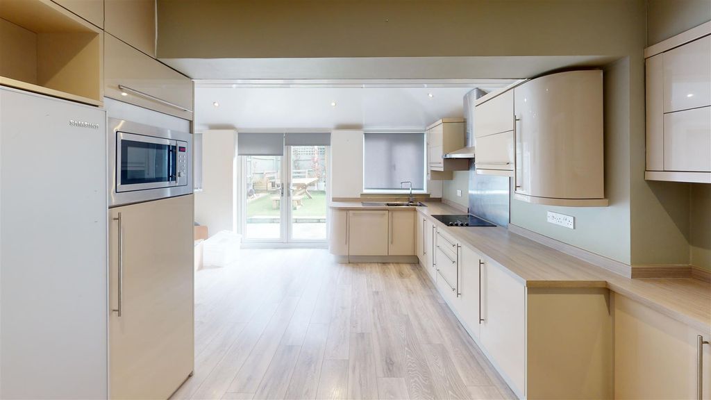 Property photo 3 of 15 Lanyon Kitchen.Jpg