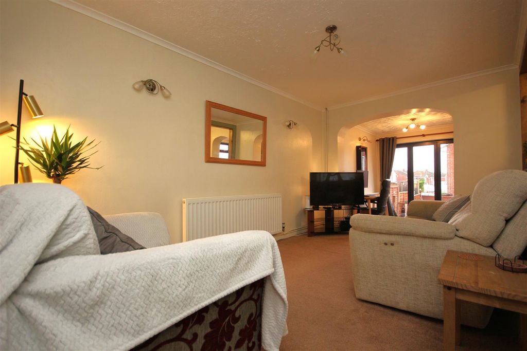 Property photo 2 of 14 Img_9936.Jpg