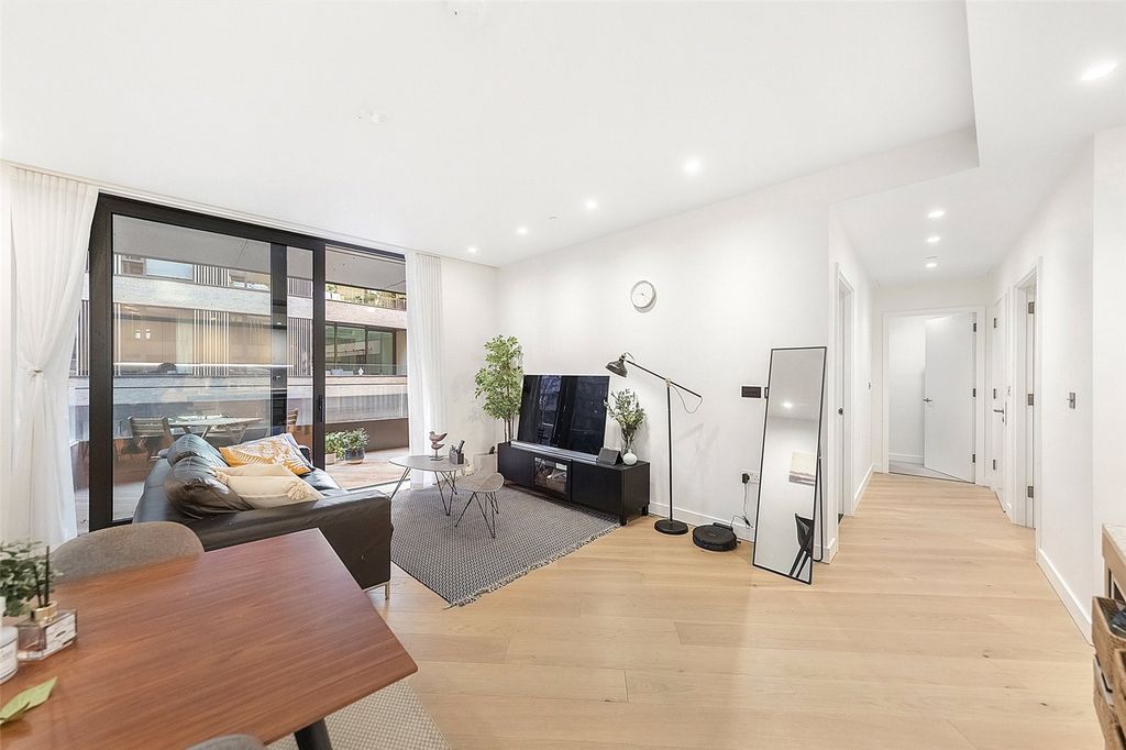 Property photo 3 of 38 Picture No. 17