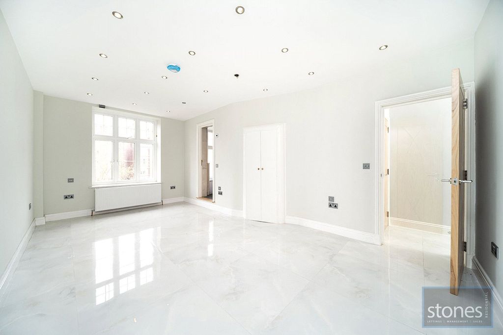 Property photo 3 of 13 Picture No. 04