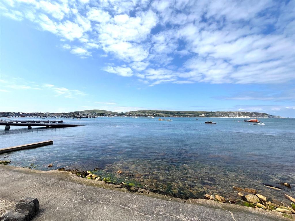 Property photo 2 of 30 4291 Gardenview.Jpg