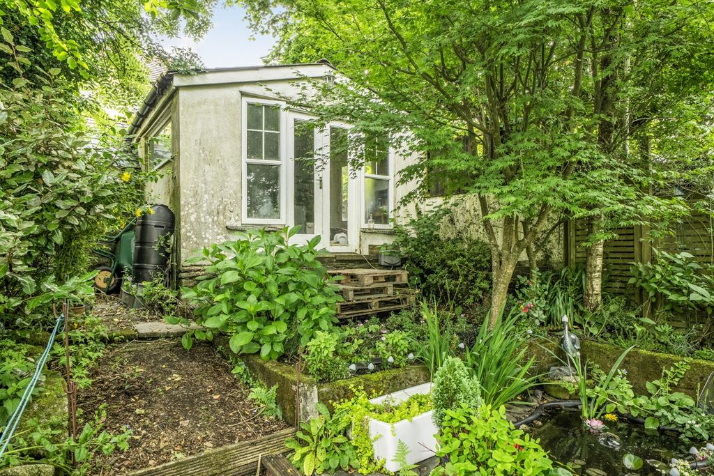 Property photo 3 of 17 5207902