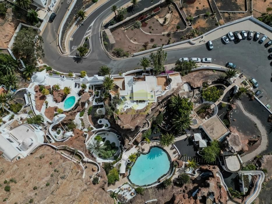 Property photo 1 of 30