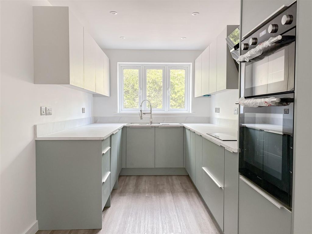 Property photo 2 of 32 Kitchen