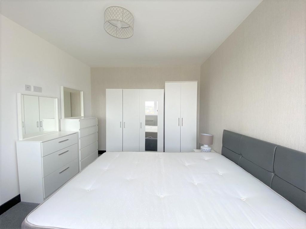 Property photo 3 of 7 Bedroom