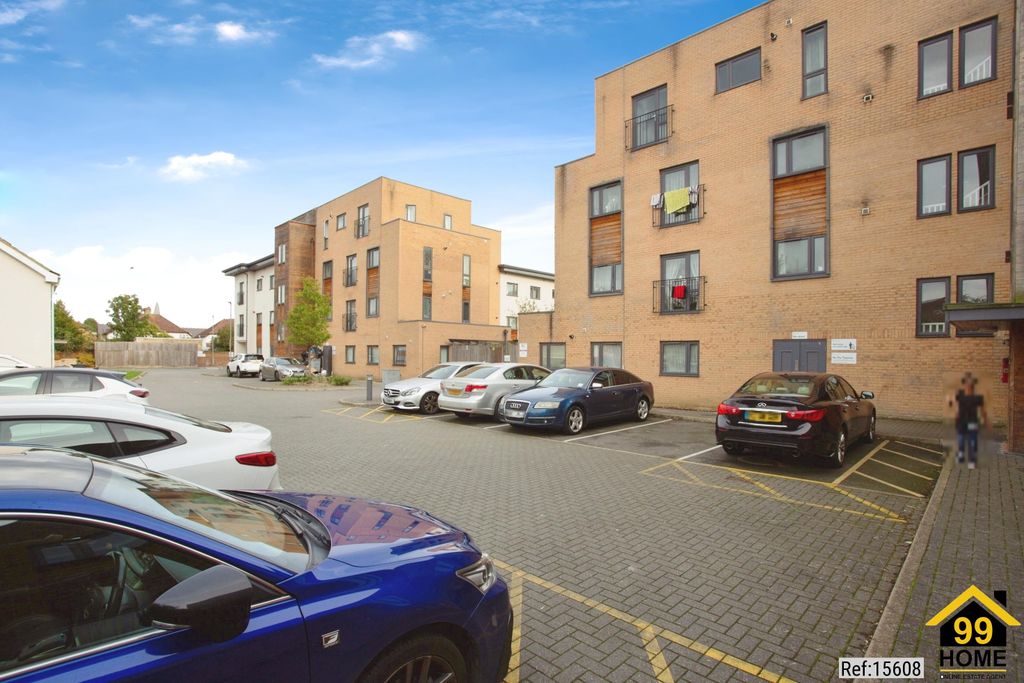 Property photo 1 of 13 Photo 0