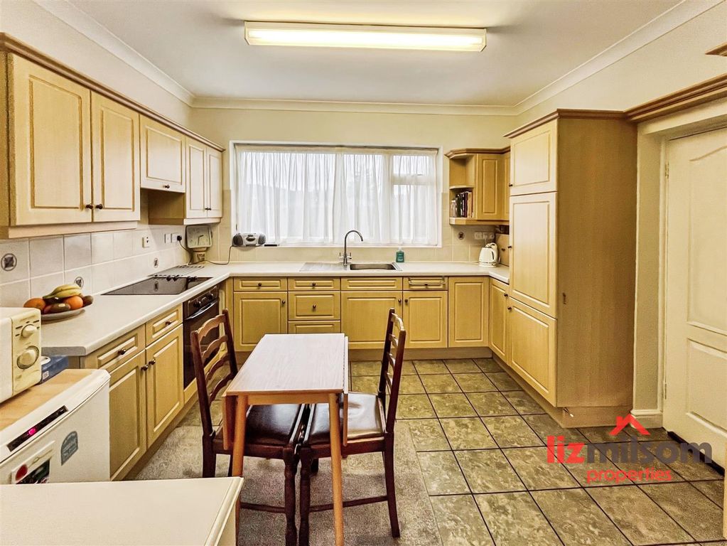 Property photo 2 of 23 Kitchen