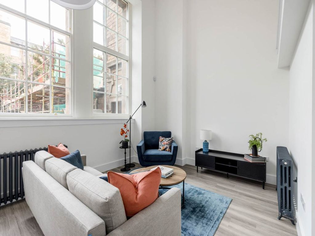 Property photo 2 of 13 60135_Viewforth_001