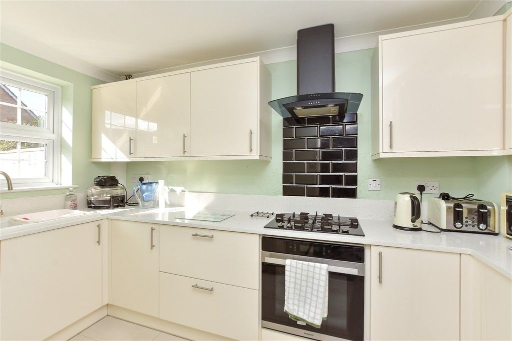 Property photo 2 of 14 Kitchen