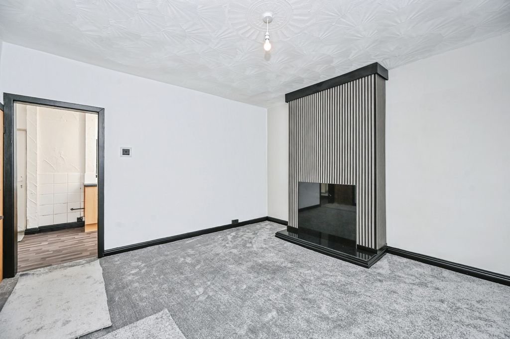 Property photo 2 of 18 Pbox-Img.Jpg