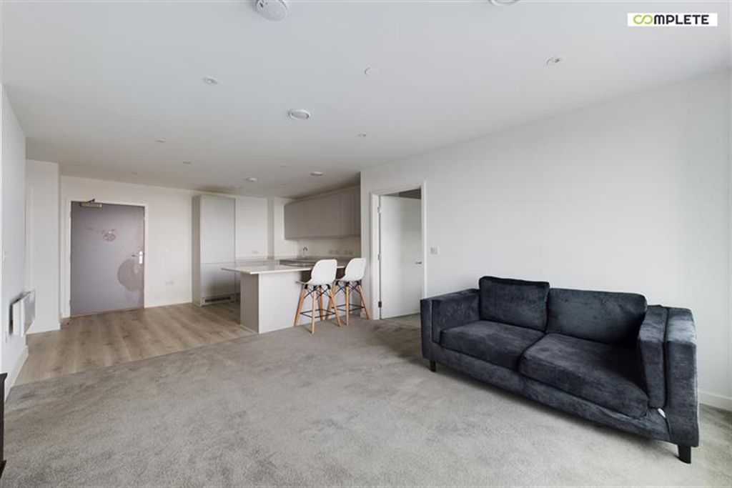 Property photo 1 of 18 (Main)
