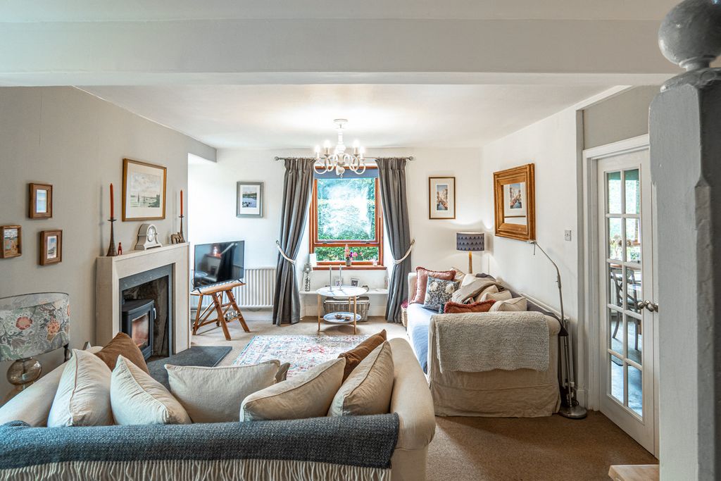 Property photo 3 of 49