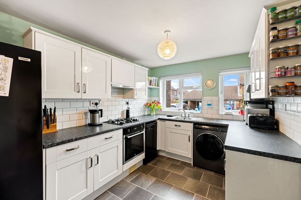 Property photo 3 of 13