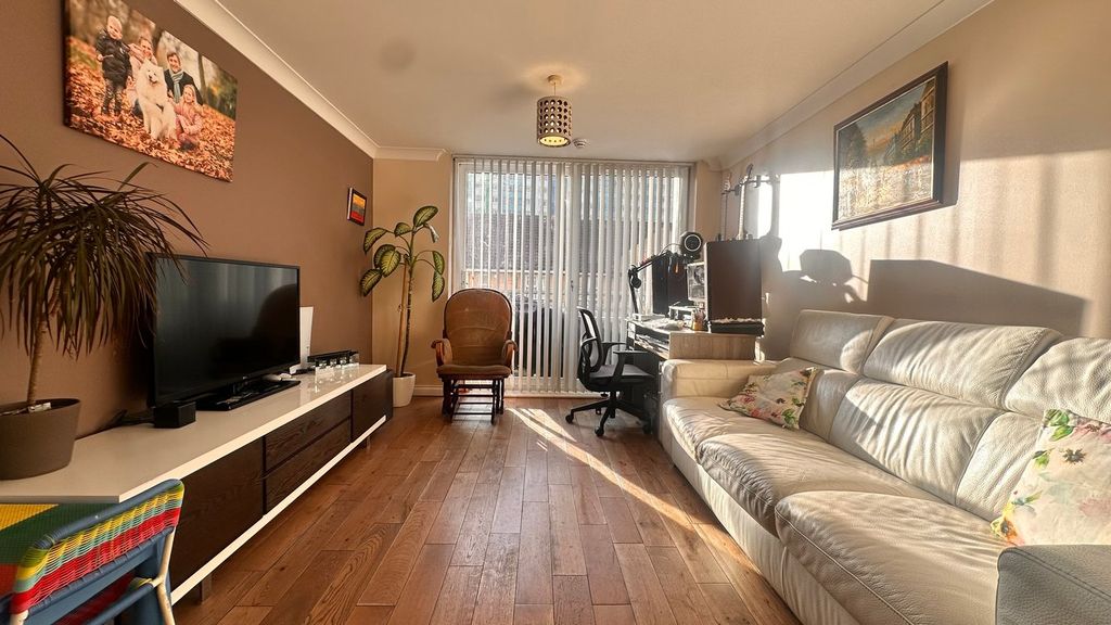 Property photo 3 of 9