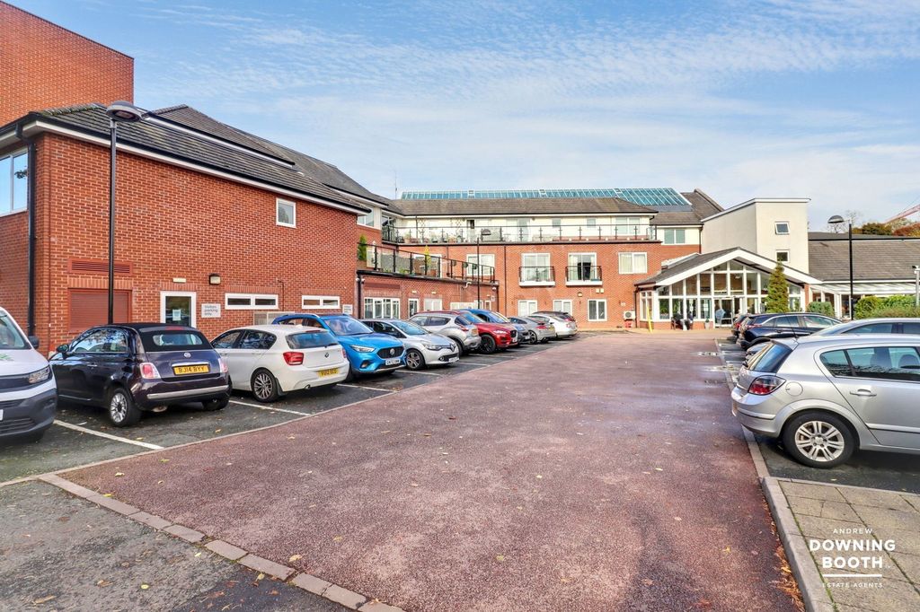 Property photo 2 of 25