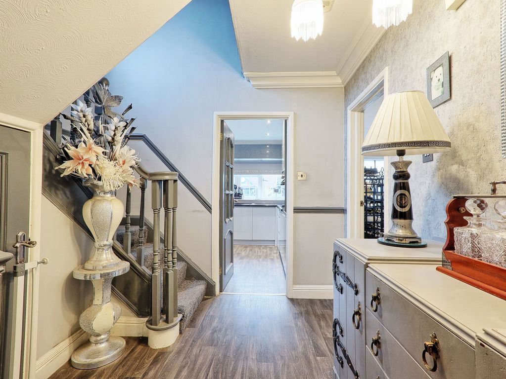 Property photo 2 of 40