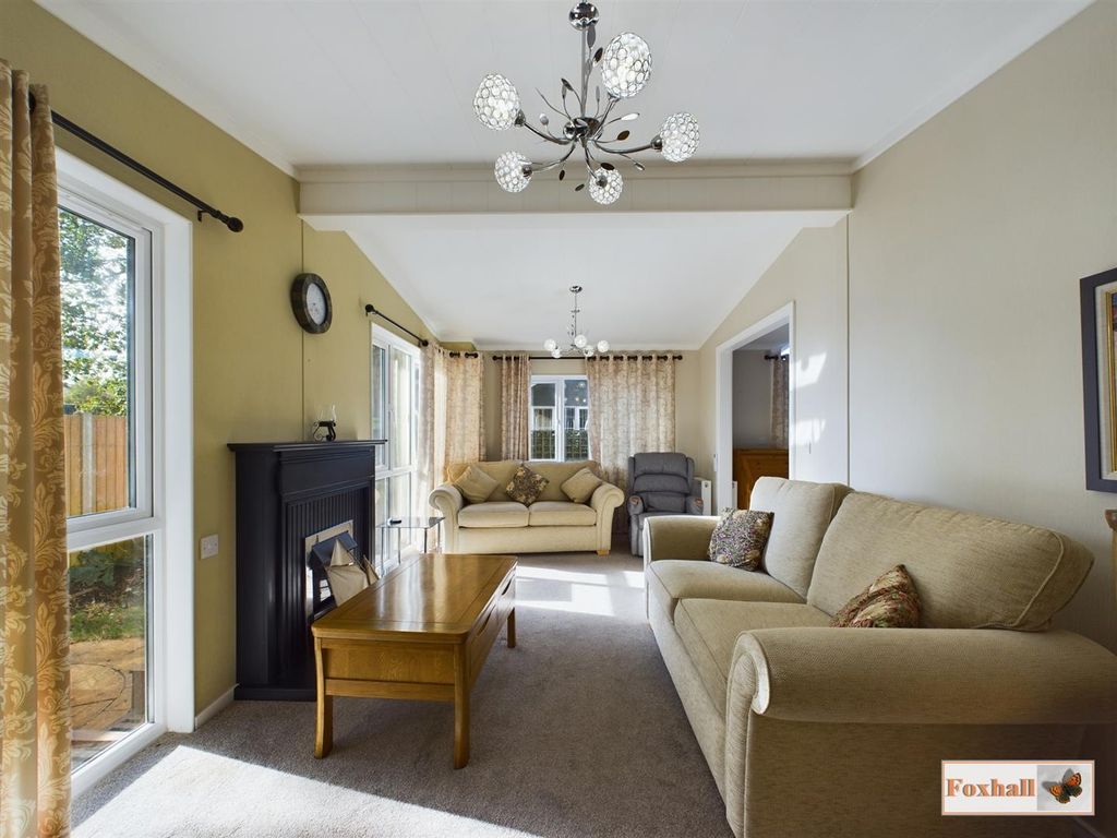 Property photo 2 of 15 Lounge