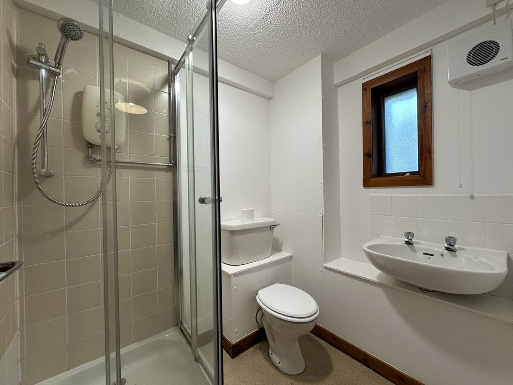 Property photo 3 of 9 Img_5412