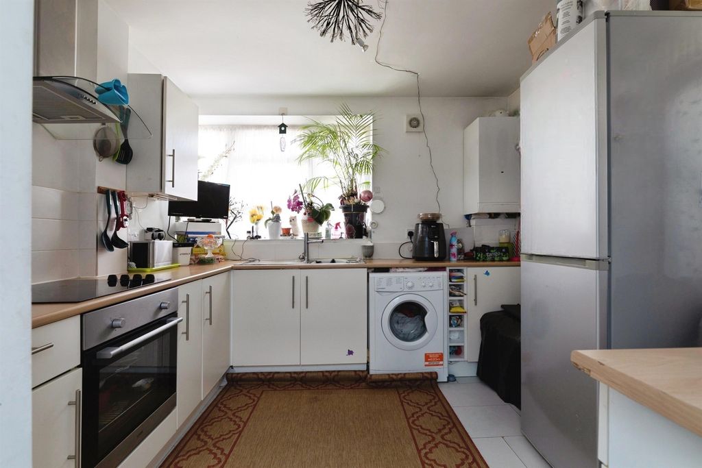 Property photo 3 of 14