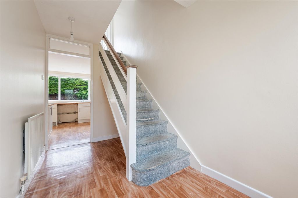 Property photo 3 of 14 Hall