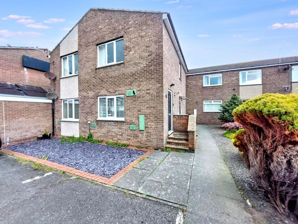 Property photo 2 of 18
