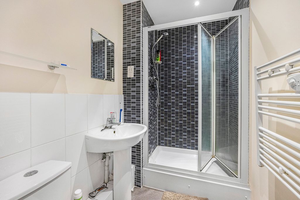Additional image 10 of 2 bed flat for saleCarmichael Avenue, Greenhithe DA9