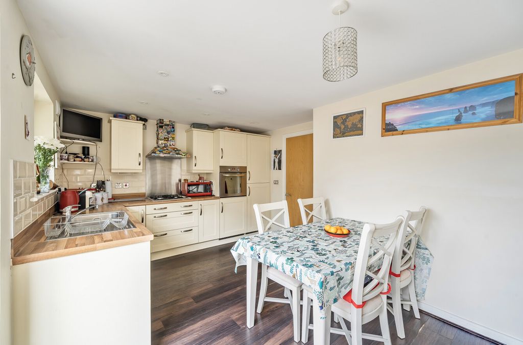 Property photo 3 of 25 1334303-6-6894d49...