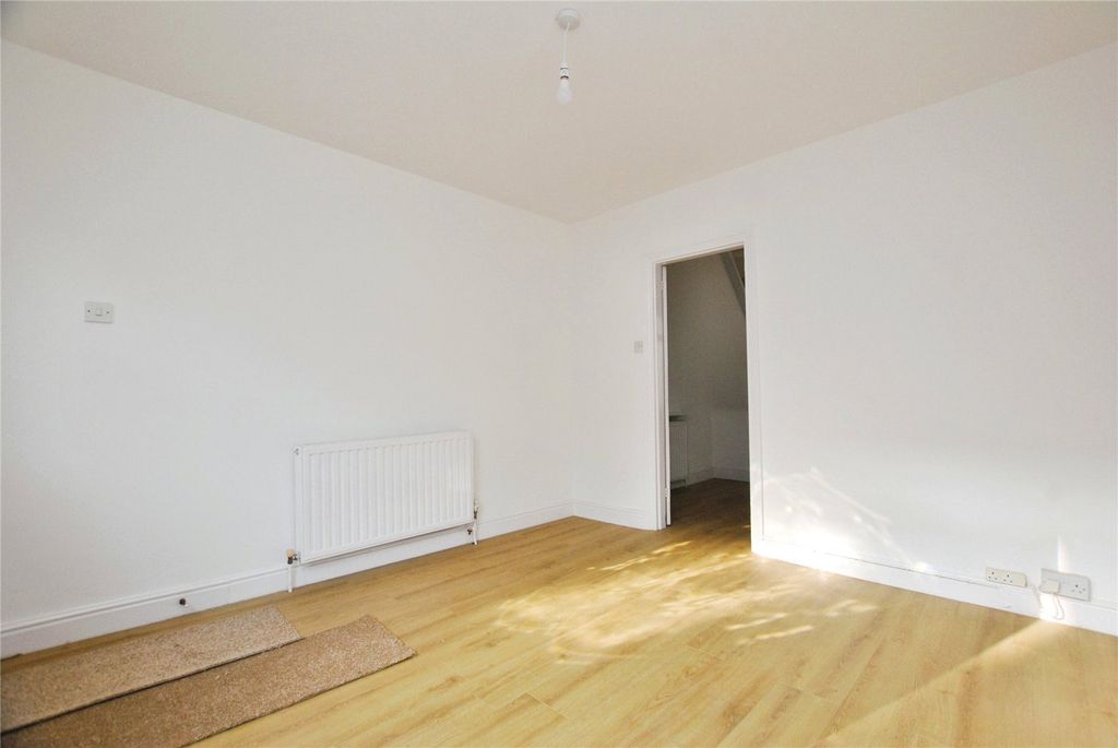 Property photo 2 of 8 Picture No. 07