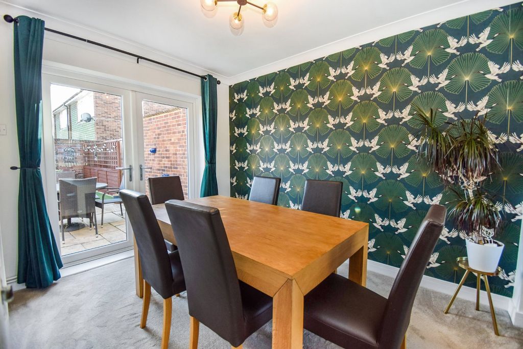 Property photo 3 of 12 Dining Room