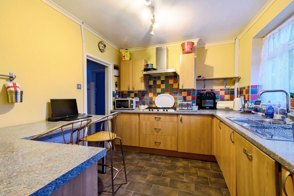 Property photo 3 of 15