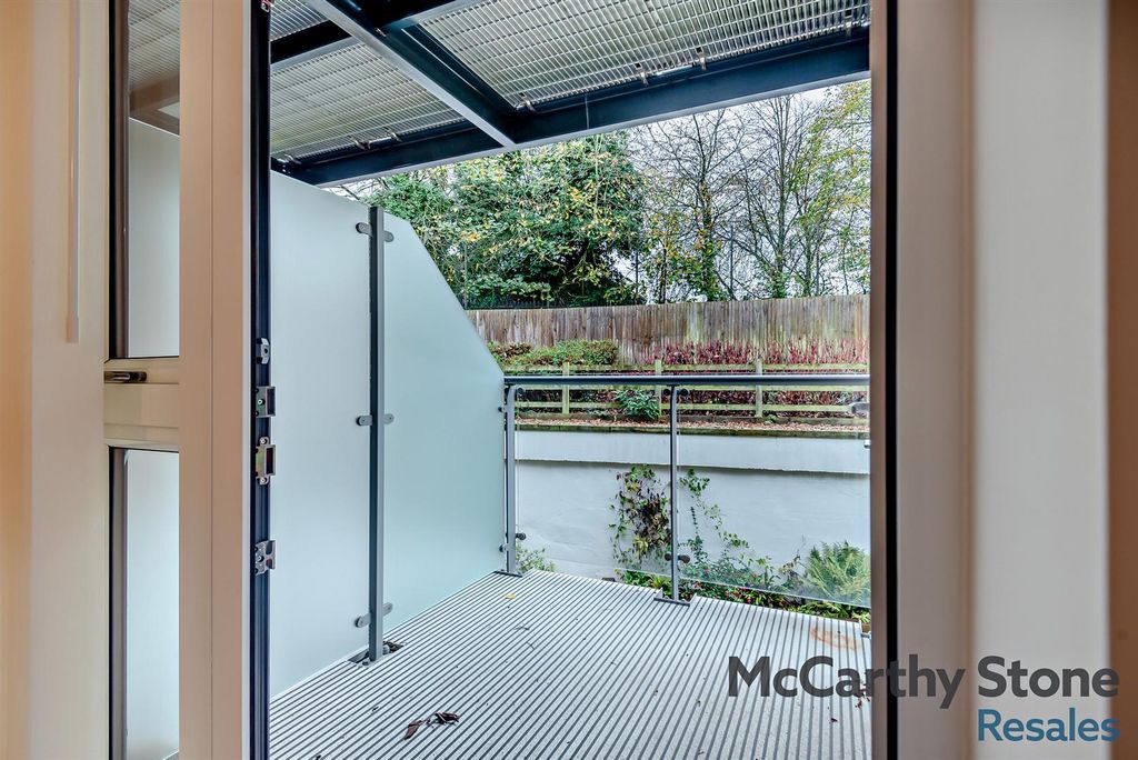 Property photo 1 of 26 8669343-Interior08-800.Jpg