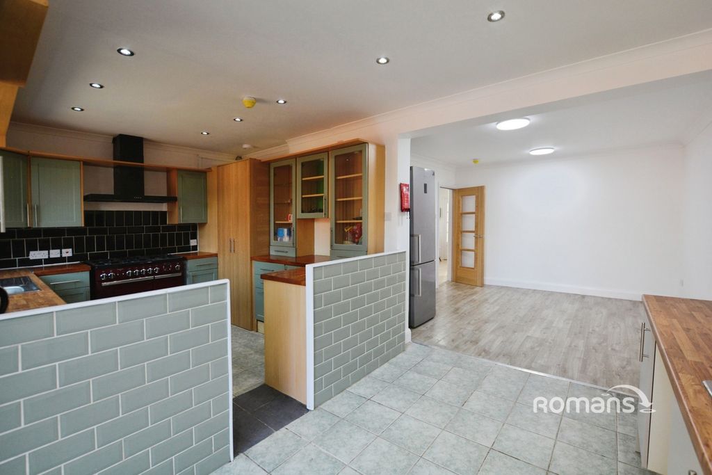 Property photo 2 of 16 Pbox-Img.Jpg