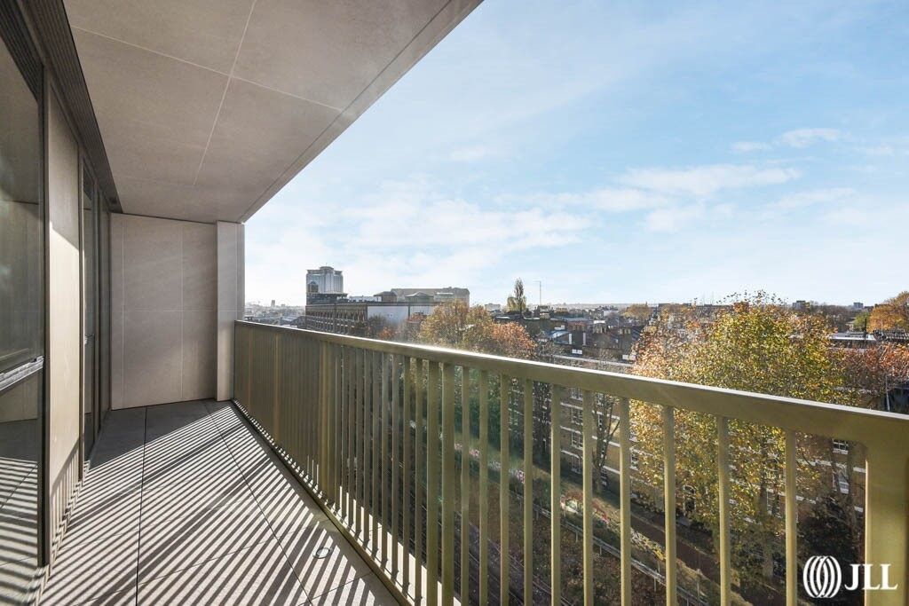 Property photo 1 of 27 Sherrin House