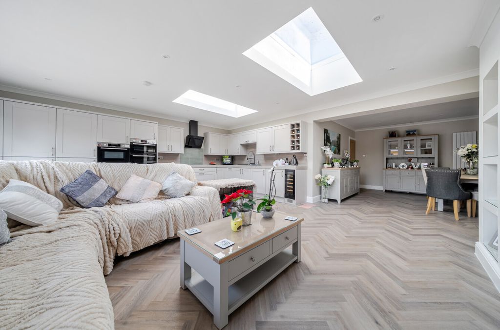 Property photo 1 of 15 1449572-8-69E7B09...