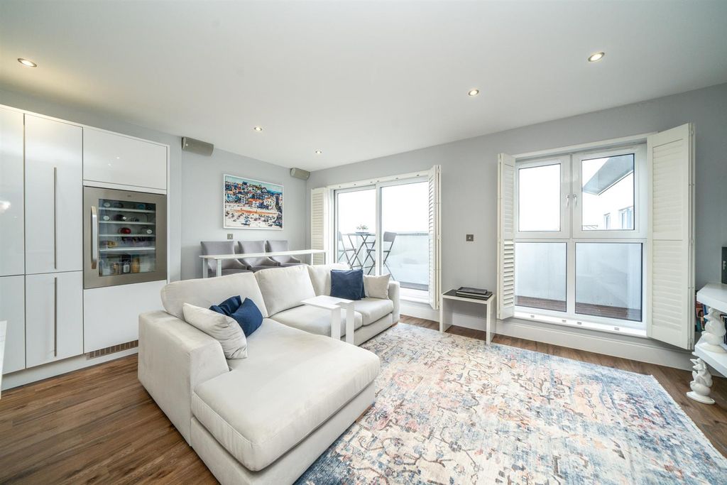 Property photo 1 of 22 Lounge/Kitchen/Dining Room