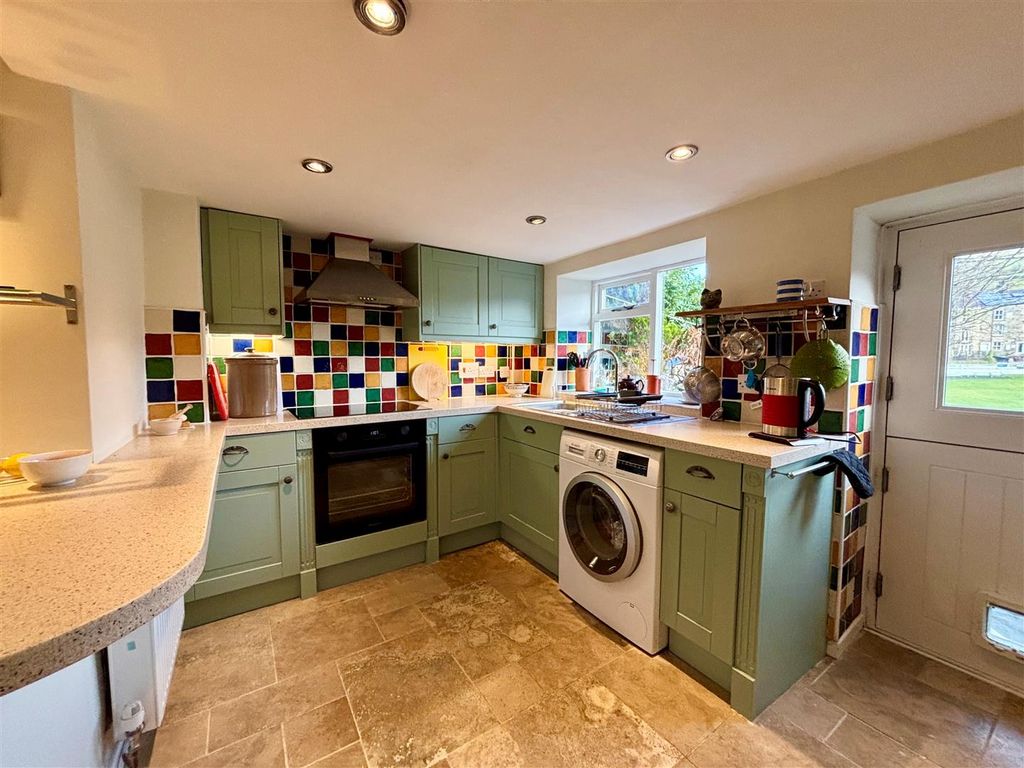 Property photo 3 of 24