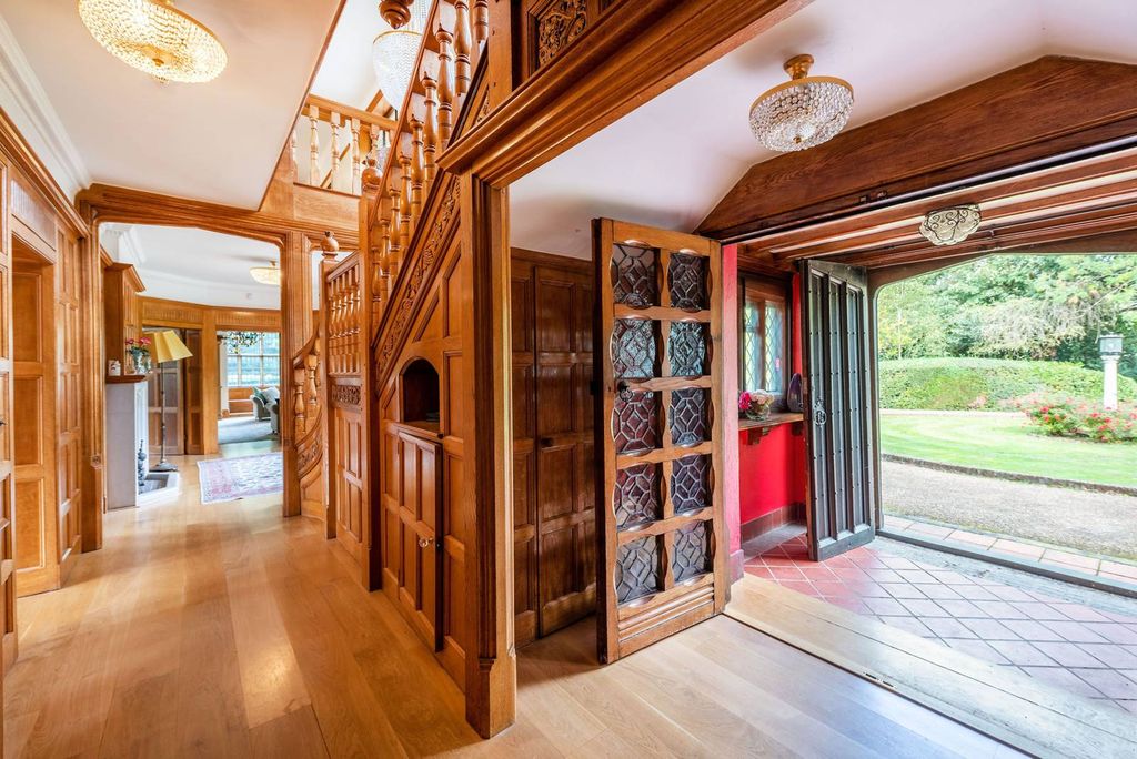 Property photo 2 of 42