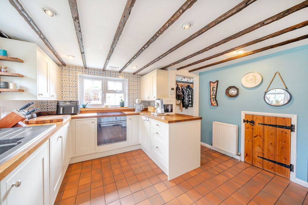 Property photo 3 of 23