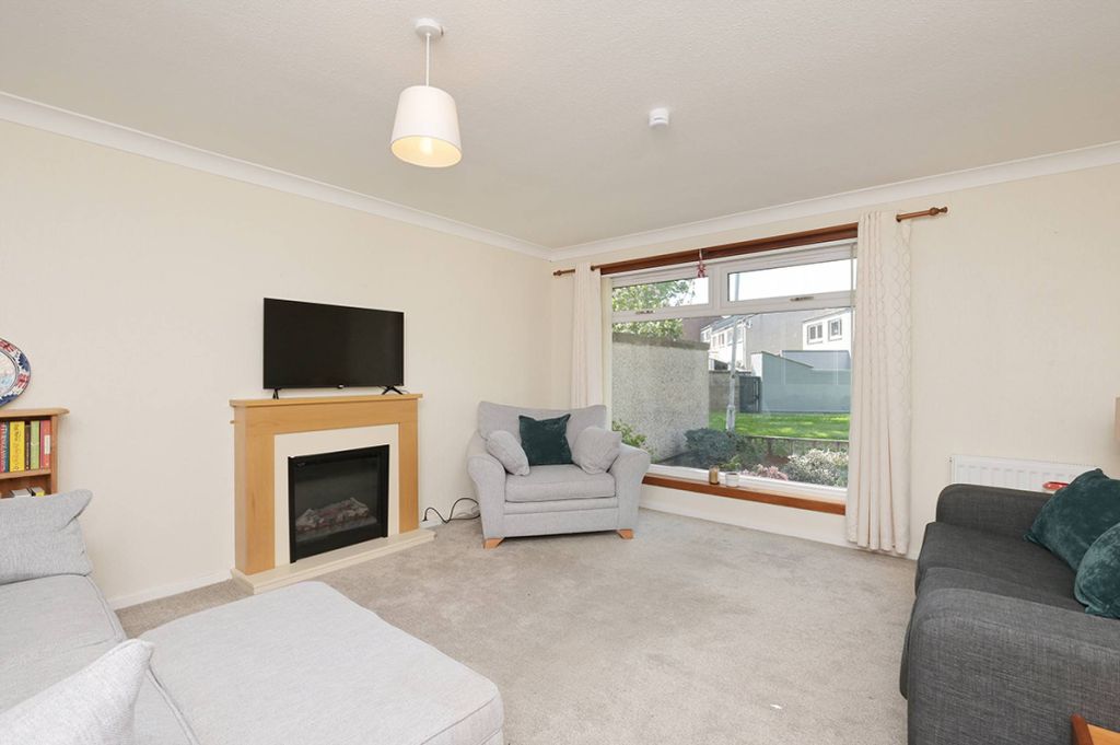 Property photo 2 of 30